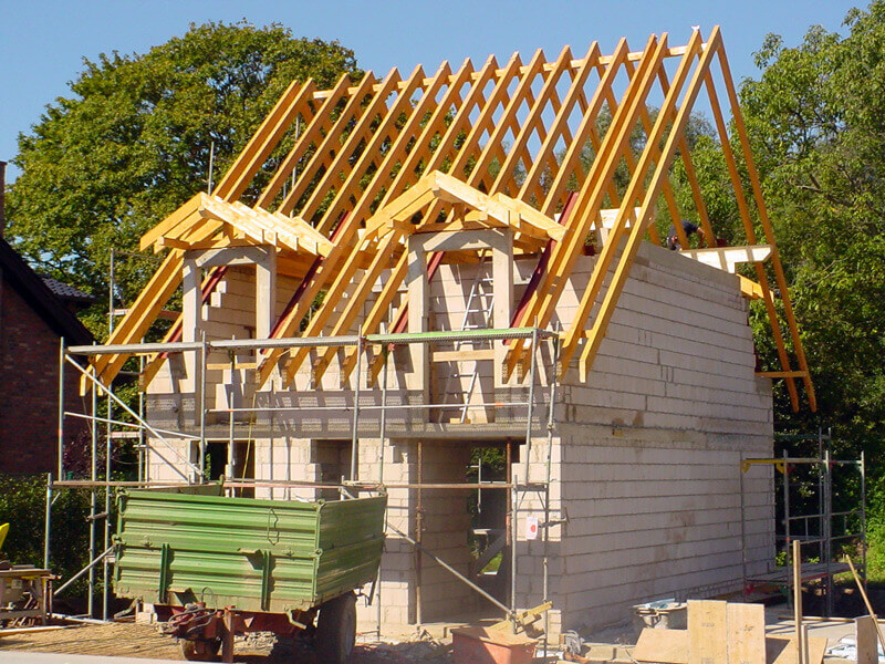 Einbau eines Dachstuhls in einen Neubau